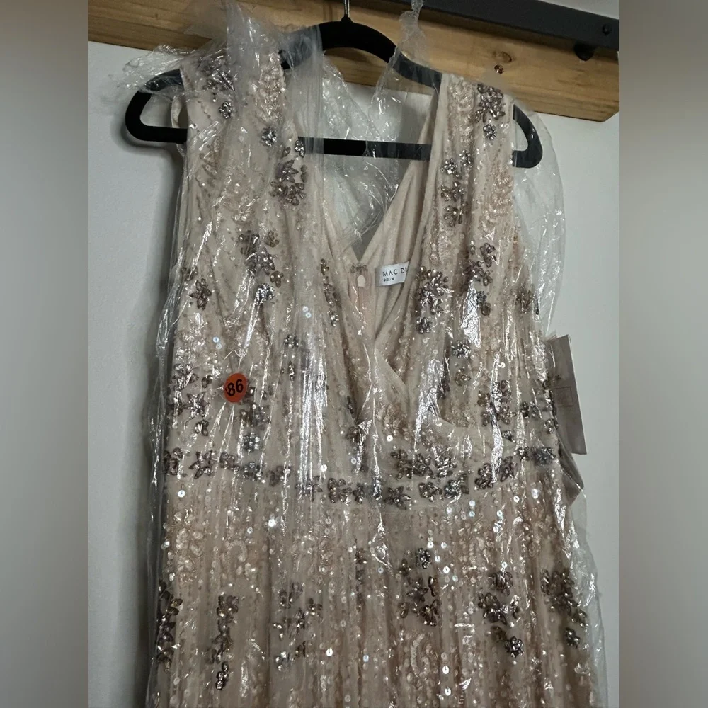NWT MAC DUGGAL Cap Sleeve Embellished Gown - Picture 6 of 9